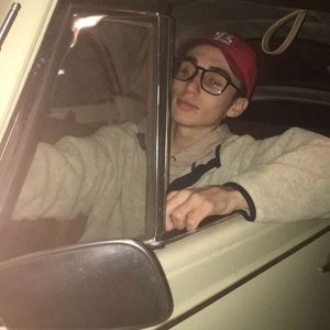 Meet your Posher, Holden